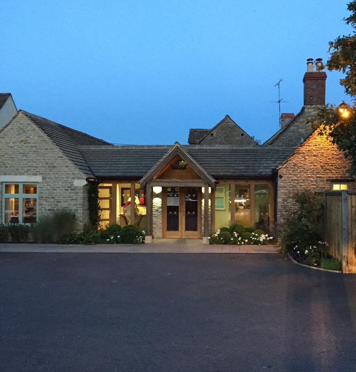 The Crown Of Crucis Country Inn And Hotel Cirencester Exterior foto