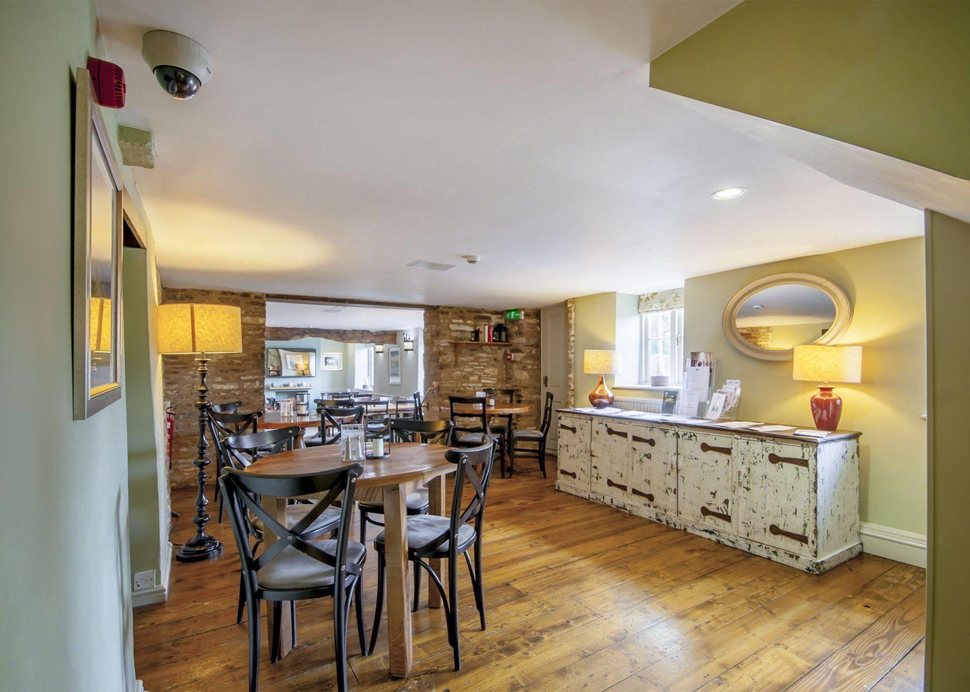 The Crown Of Crucis Country Inn And Hotel Cirencester Exterior foto