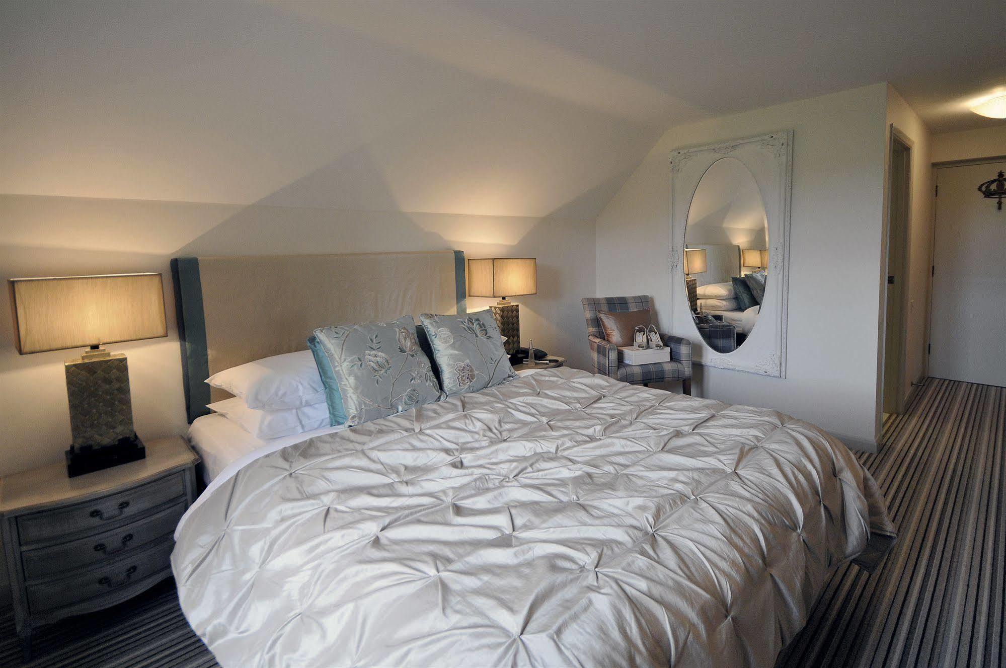 The Crown Of Crucis Country Inn And Hotel Cirencester Exterior foto